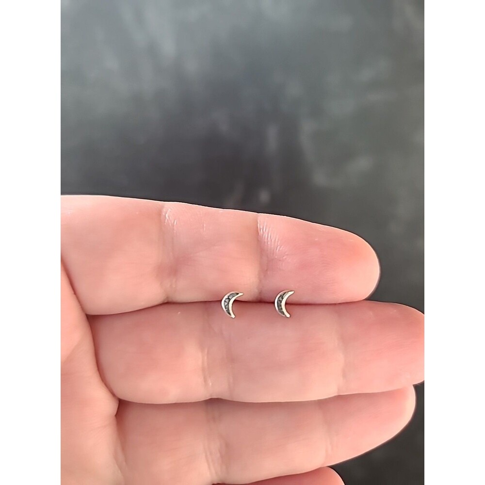 925 Sterling Silver Crescent Moon Shaped Stud Earrings Vintage